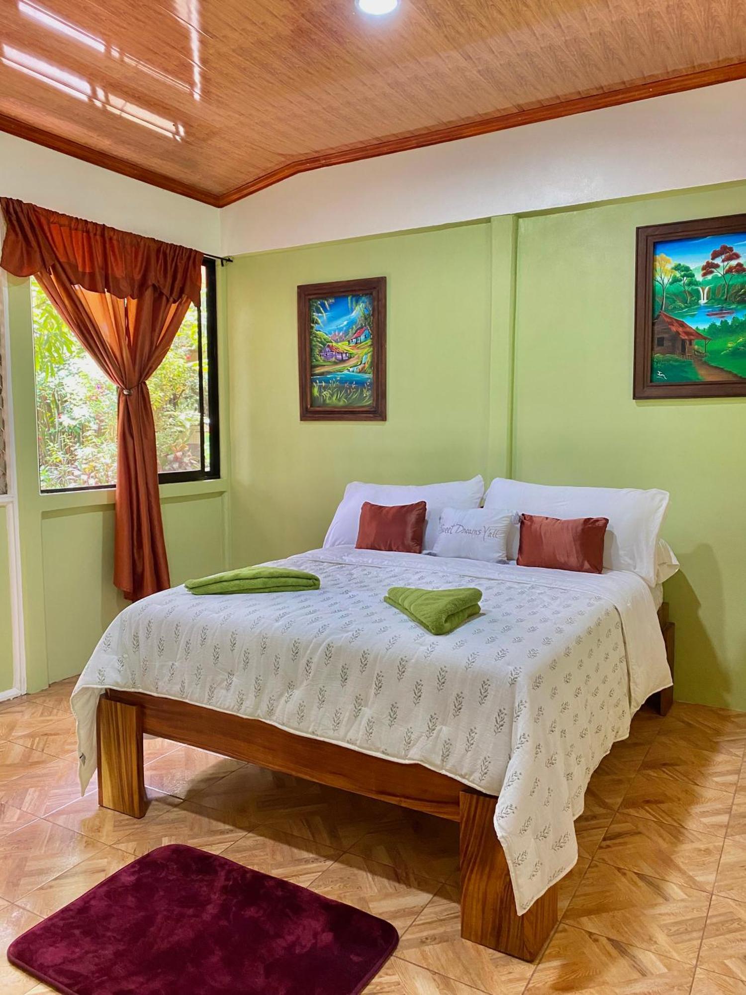 Campo House, De San Carlos Apartment