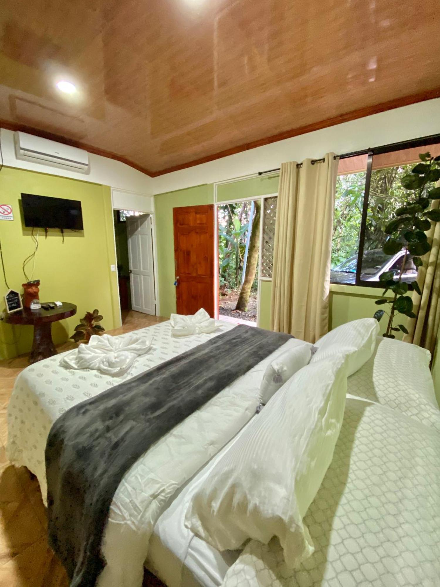 Campo House, De San Carlos *
