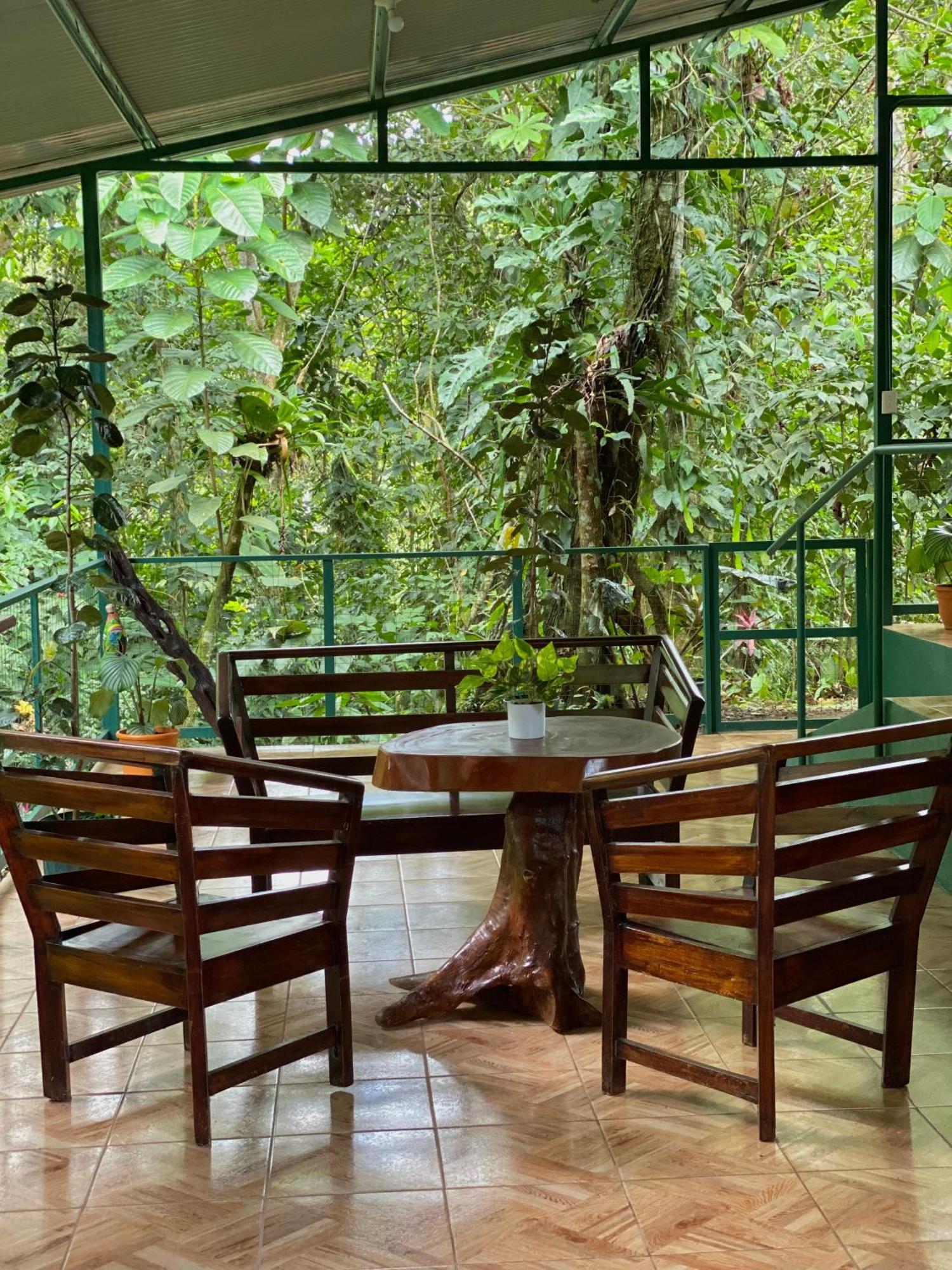 Campo House, De San Carlos *